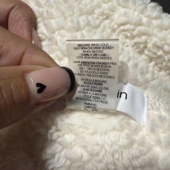 Calvin Klein Women’s Cream Sherpa Fleece Zip Poncho Jacket with Pockets One Size - Picture 6 of 6